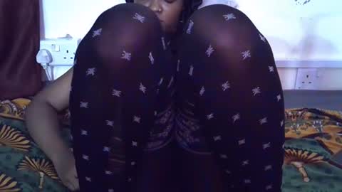 miss_rihanna2 online show from October 2025 09:37:01 PM