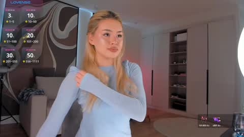 Snapshot of miss_rioko chatting on December 2024 03:10:01 PM Rioko online show from December 2024 03:10:01 PM