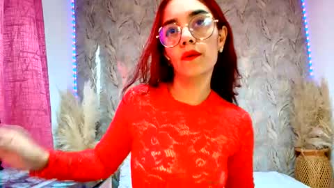 Snapshot of miss_rouss22_ chatting on May 2026 04:36:02 PM victoria online show from May 2026 04:36:02 PM