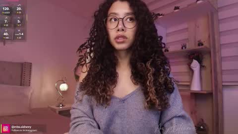 Amy Olivera online show from October 2025 01:23:02 PM