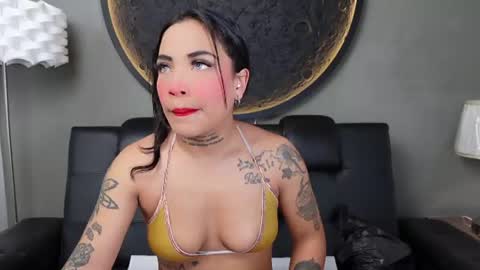 Snapshot of miss_vaiolette chatting on July 2026 11:06:02 AM Vaiolette online show from July 2026 11:06:02 AM