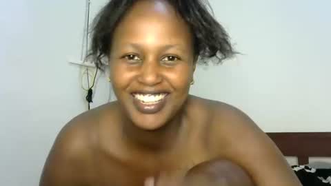 Snapshot of miss_vall chatting on December 2024 01:44:02 PM miss_vall online show from December 2024 01:44:02 PM