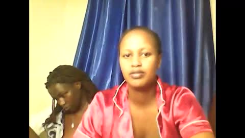 Snapshot of miss_vall chatting on November 2025 09:52:01 AM miss_vall online show from November 2025 09:52:01 AM