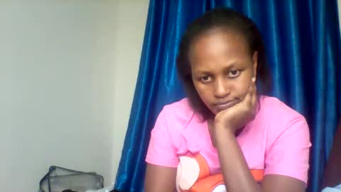 Snapshot of miss_vall chatting on November 2025 12:33:01 PM miss_vall online show from November 2025 12:33:01 PM