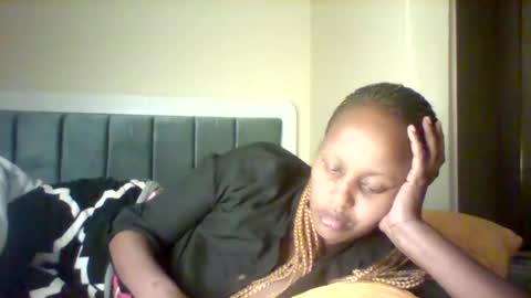 Snapshot of miss_vall chatting on January 2026 08:25:02 PM miss_vall online show from January 2026 08:25:02 PM