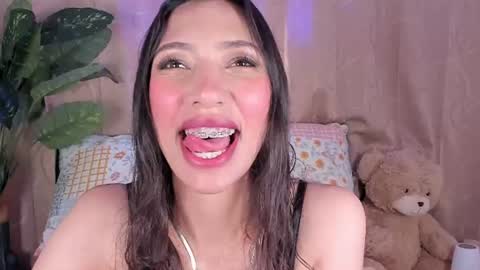 Miss Veronica online show from July 2026 01:04:01 PM