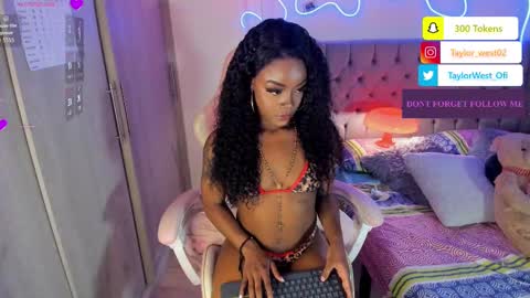 Snapshot of miss_west chatting on September 2025 08:18:02 AM Tay Tay Independent Model online show from September 2025 08:18:02 AM