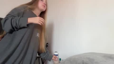 Snapshot of missameliah chatting on October 2025 12:56:01 PM Ameliahs online show from October 2025 12:56:01 PM