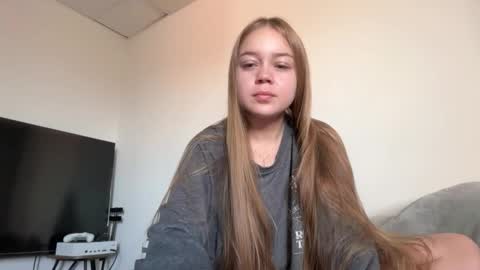 Snapshot of missameliah chatting on October 2025 12:41:02 PM Ameliahs online show from October 2025 12:41:02 PM