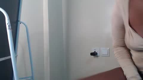 Snapshot of missbeautyke chatting on March 2026 01:44:01 AM callmebaby online show from March 2026 01:44:01 AM