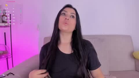 Bianca Torres online show from October 2025 01:24:02 PM