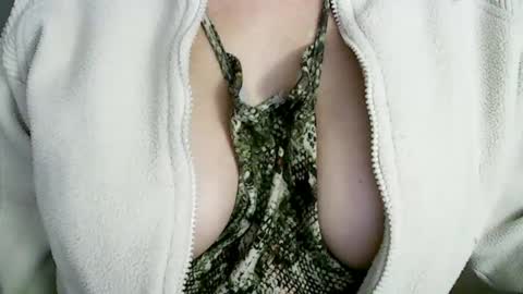 Snapshot of missbiny chatting on June 2026 06:40:01 PM Avamlash online show from June 2026 06:40:01 PM