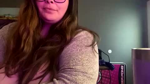 Snapshot of misschampagnecheeks chatting on February 2025 04:53:01 PM Karlie online show from February 2025 04:53:01 PM