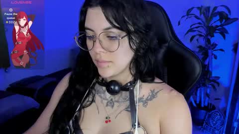 Snapshot of misscharlottte_18 chatting on October 2025 04:05:01 AM Missy Charlottte. Hey remember to give me a thumbs up ty online show from October 2025 04:05:01 AM