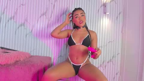 Snapshot of missdionne__curly chatting on November 2025 11:29:01 AM DIONNE online show from November 2025 11:29:01 AM