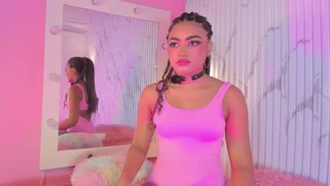 Snapshot of missdionne__curly chatting on November 2025 11:25:02 AM DIONNE online show from November 2025 11:25:02 AM