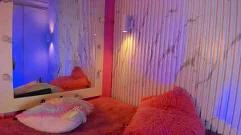 Snapshot of missdionne__curly chatting on November 2025 10:51:01 AM DIONNE online show from November 2025 10:51:01 AM