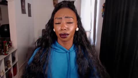 Emilie Diaz online show from March 2026 04:23:01 PM