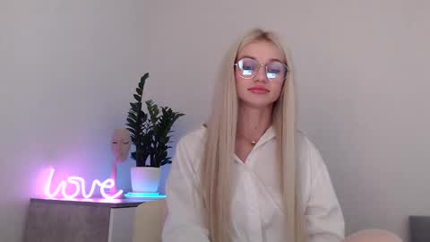 EMMA online show from December 2024 06:30:02 PM