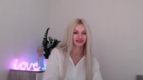 EMMA online show from December 2024 09:37:01 PM