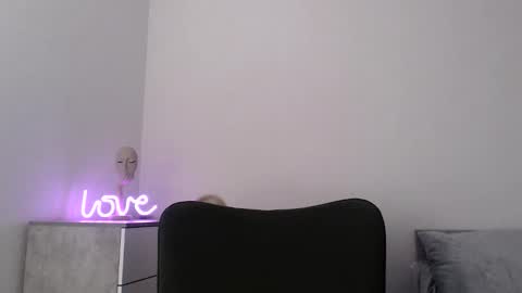 EMMA online show from September 2025 08:08:01 PM