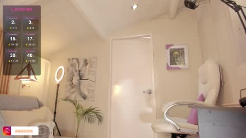 Ania online show from October 2025 02:18:01 PM