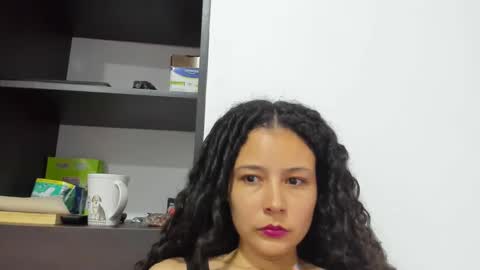Snapshot of misslatinrose chatting on October 2025 09:35:02 PM Rose online show from October 2025 09:35:02 PM