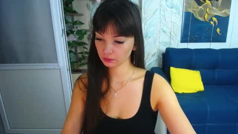 Snapshot of misslauraslim chatting on October 2025 06:28:02 AM MissLaura online show from October 2025 06:28:02 AM