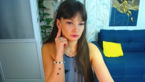 Snapshot of misslauraslim chatting on November 2025 05:50:01 AM MissLaura online show from November 2025 05:50:01 AM