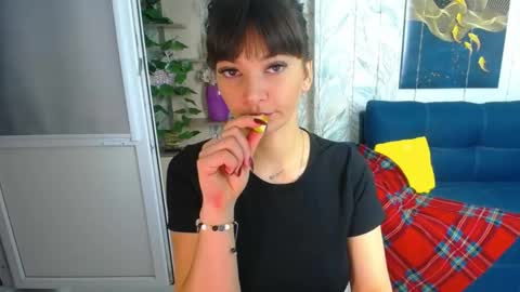 Snapshot of misslauraslim chatting on December 2025 07:17:02 AM MissLaura online show from December 2025 07:17:02 AM