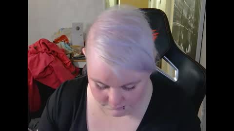 Snapshot of misslj90 chatting on April 2026 05:06:01 PM misslj90 online show from April 2026 05:06:01 PM