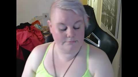 Snapshot of misslj90 chatting on April 2026 09:16:01 PM misslj90 online show from April 2026 09:16:01 PM