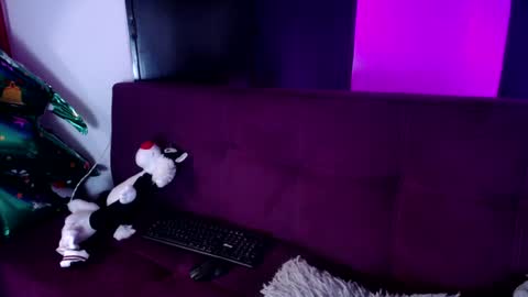 Miss Loise online show from December 2024 07:04:02 PM