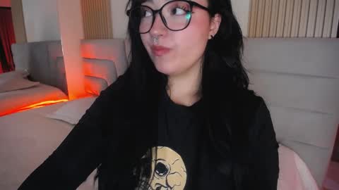 Snapshot of missloise chatting on April 2026 07:35:01 AM Miss Loise online show from April 2026 07:35:01 AM
