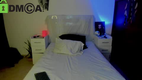 Lucye Robbie online show from February 2025 02:35:01 AM