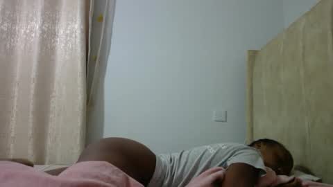 Snapshot of misslunah1 chatting on April 2026 02:17:01 AM lunah online show from April 2026 02:17:01 AM