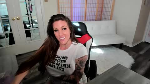 MissLuscious online show from February 2025 06:01:01 PM