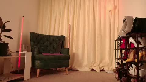 Im Valentina  online show from June 2026 01:52:01 AM