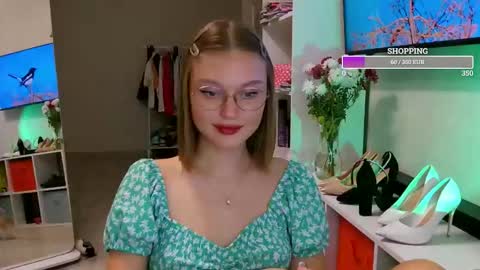 Snapshot of missmariat chatting on November 2025 04:39:02 PM OneGoddess online show from November 2025 04:39:02 PM