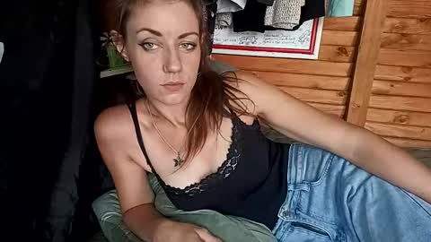 Snapshot of missmeandre chatting on April 2026 09:35:01 AM 4bdn couple online show from April 2026 09:35:01 AM