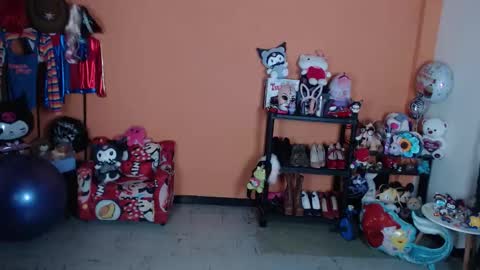 Miss Mia online show from November 2025 09:13:02 PM