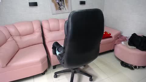 Snapshot of misspenelopenipples chatting on December 2024 03:35:01 PM Penelope online show from December 2024 03:35:01 PM