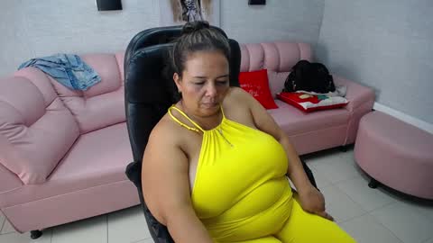 Snapshot of misspenelopenipples chatting on January 2025 04:03:01 PM Penelope online show from January 2025 04:03:01 PM