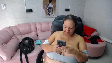 Snapshot of misspenelopenipples chatting on January 2025 03:54:02 PM Penelope online show from January 2025 03:54:02 PM