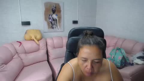 Snapshot of misspenelopenipples chatting on March 2025 02:40:02 PM Penelope online show from March 2025 02:40:02 PM