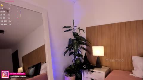 Emma Prada online show from October 2025 11:47:02 AM