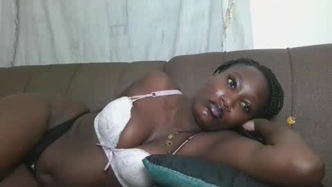 pretty gal online show from October 2025 09:37:01 PM