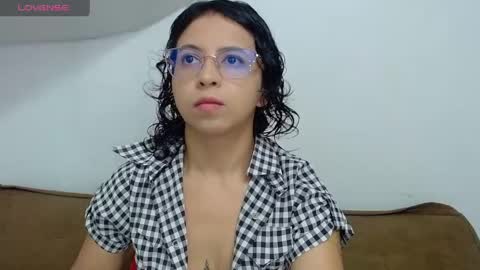 Snapshot of misspurple4 chatting on May 2026 05:32:01 PM kassandra online show from May 2026 05:32:01 PM