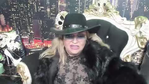 QueenT online show from November 2025 12:05:01 AM