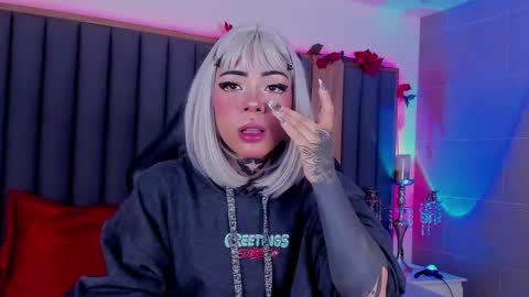 Snapshot of misstomie_ chatting on January 2025 03:50:01 PM Tomiehelp me get to 100 thumbs up online show from January 2025 03:50:01 PM